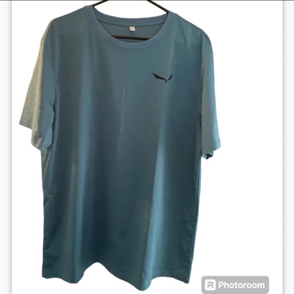 NWOT Mens XL shirt